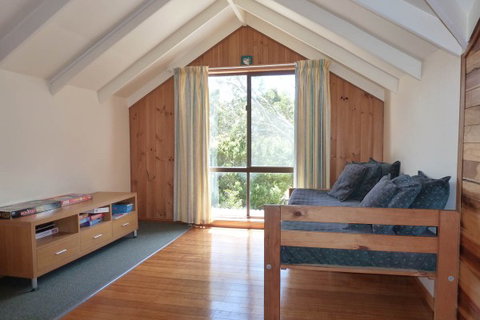 Arties Cottage Accommodation - VIC Tourism 5