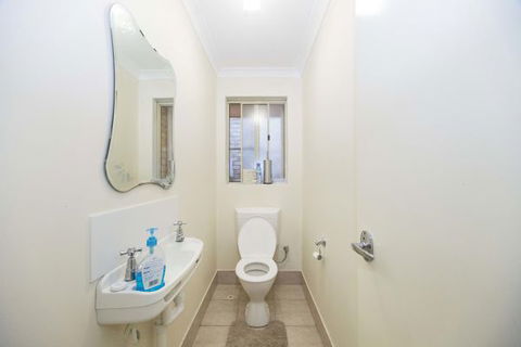 Alpha Homestay - VIC Tourism 6