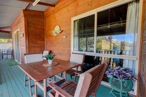 All About Me Bed And Breakfast - VIC Tourism 5