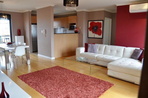 Best Apartment In The Heart Of Sydney’s Little Italy - VIC Tourism 0