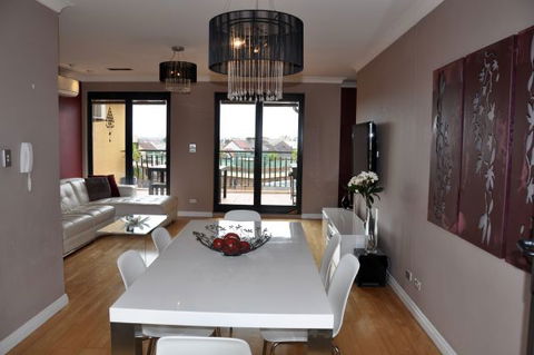 Best Apartment In The Heart Of Sydney’s Little Italy - VIC Tourism 1
