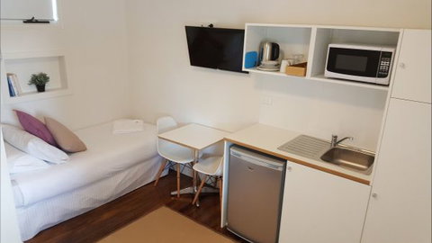 Belmont Palms Motel - VIC Tourism 3