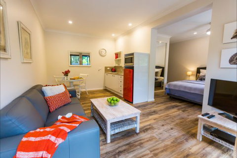 Brantome - VIC Tourism 3