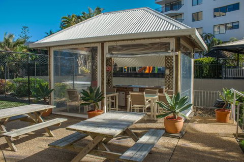 Cashelmara Burleigh Beachfront Apartments - VIC Tourism 3