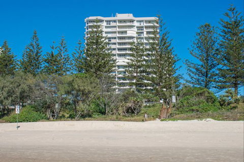 Cashelmara Burleigh Beachfront Apartments - VIC Tourism 9