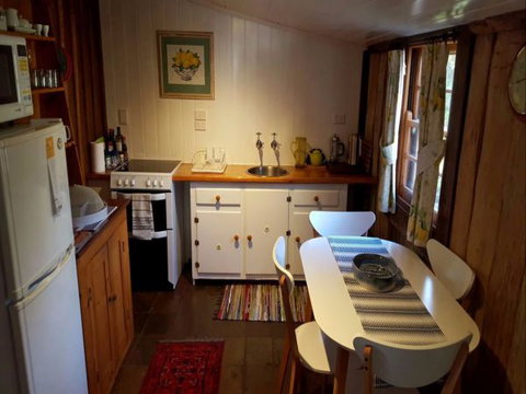 Cameron's Cottage - VIC Tourism 1