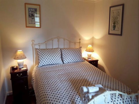Cameron's Cottage - VIC Tourism 3