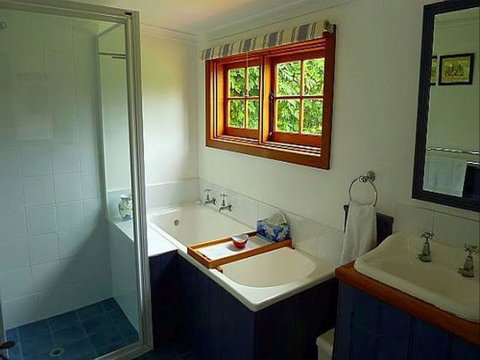 Cameron's Cottage - VIC Tourism 4