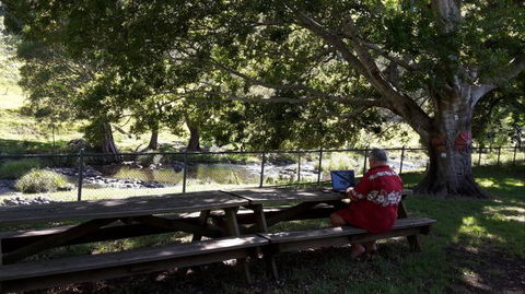 Christmas Creek Cafe` And Cabins - VIC Tourism 1