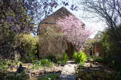 Christabelle Cottage - VIC Tourism 1