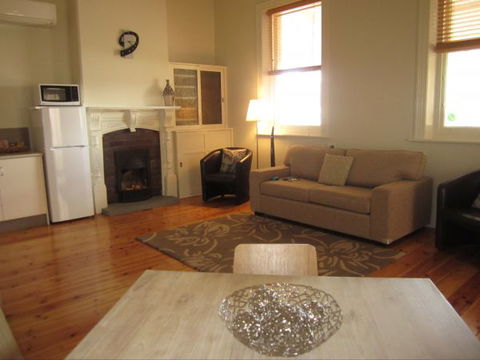 Clydesdale Cottage Bed & Breakfast - VIC Tourism 2