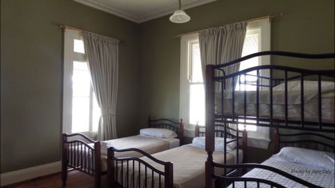 Eddy's Of Canowindra - VIC Tourism 1
