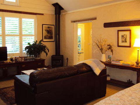 Harcourt Elms Bed And Breakfast - VIC Tourism 2