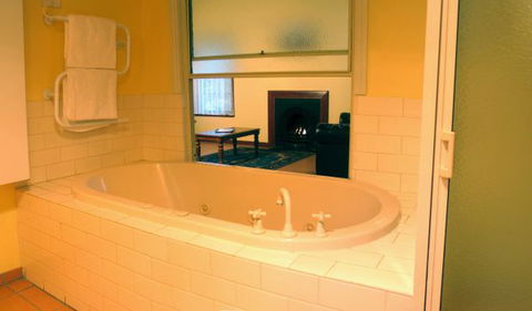 Boronia Peak Villas - VIC Tourism 4