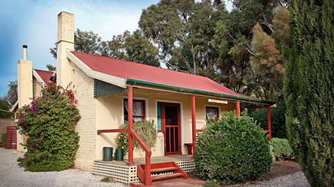 Trinity Cottage - VIC Tourism 0