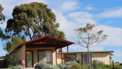 Clare View Accommodation - Clare View House - VIC Tourism 0