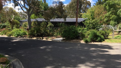 Hilltop Too - VIC Tourism 0