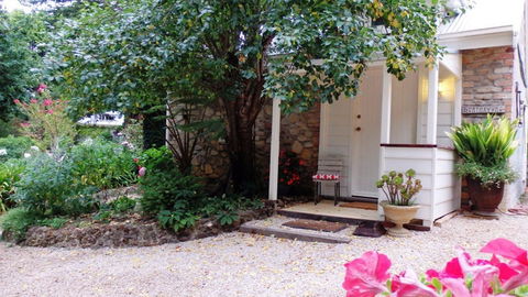 Harcourt Elms Bed And Breakfast - VIC Tourism 0