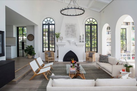 Spanish Manor - VIC Tourism 1