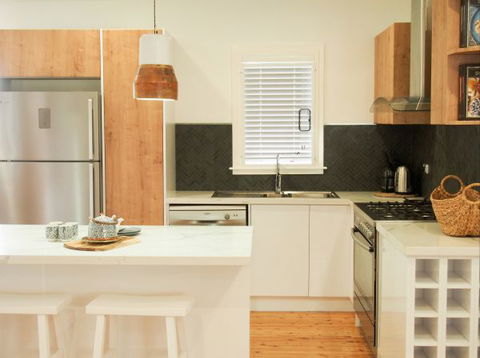The Milton Bungalow - VIC Tourism 5