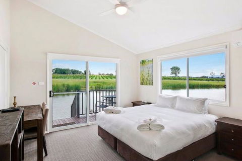 The Lakehouse At 201 - VIC Tourism 0