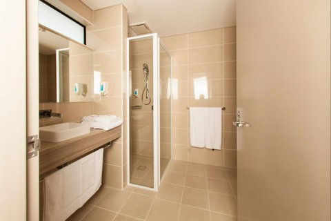 The Foreshore Motel & Tavern (Hobart) Lauderdale - VIC Tourism 9