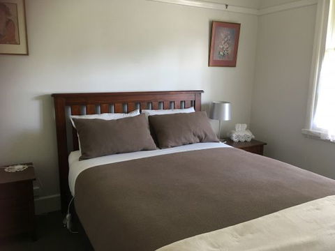 Valley View Cottage - VIC Tourism 3