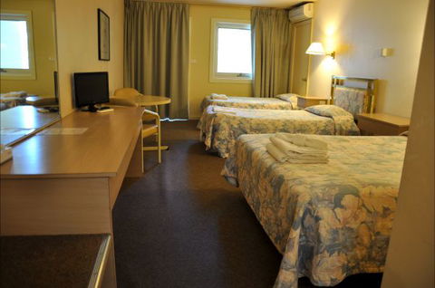 Alpine Inn - VIC Tourism 3