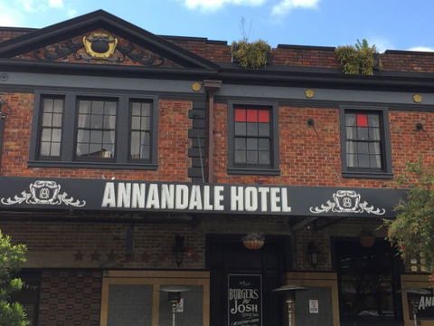 Annandale Hotel - VIC Tourism 4
