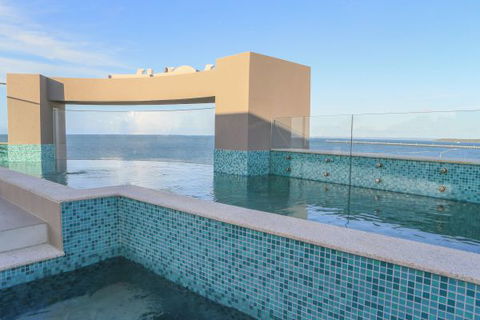 Aqua Aqua Luxury Penthouses - VIC Tourism 8