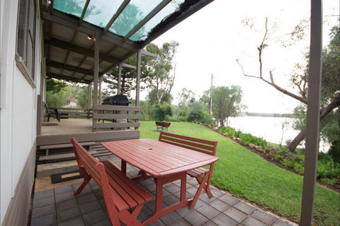 Aruma River Resort - VIC Tourism 2