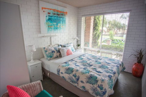 Arlingtons Accommodation - VIC Tourism 1