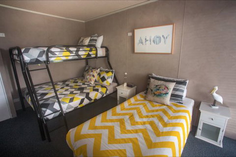 Arlingtons Accommodation - VIC Tourism 3