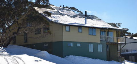 Arrabri Ski Club Hotham - VIC Tourism 0