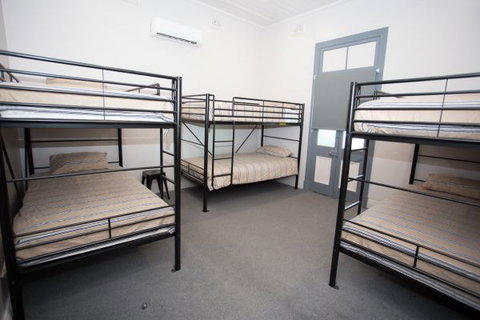 Australian Hotel Grafton - VIC Tourism 5