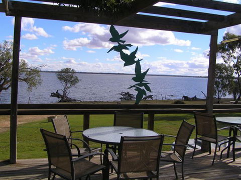 Barmera North Lake Caravan Park - VIC Tourism 3