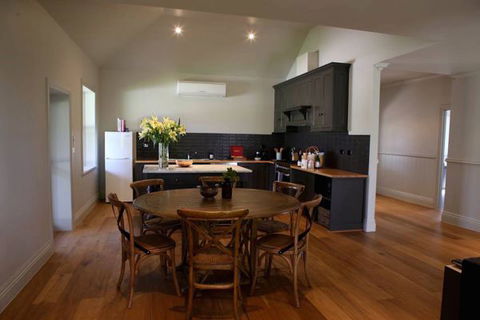 Barunah Plains Station - Cool Cottage - VIC Tourism 1