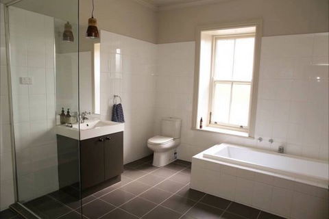 Barunah Plains Station - Cool Cottage - VIC Tourism 4