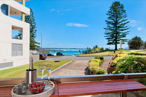 Beauty At The Beach - VIC Tourism 0