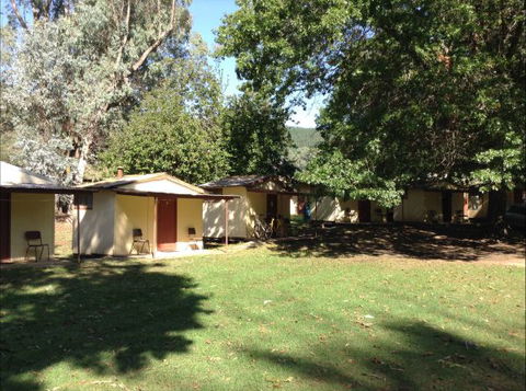 Bright Cabin & Caravan Park - VIC Tourism 0