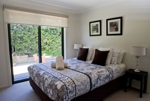 C-Deck Beach House Apartment - VIC Tourism 1