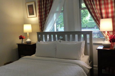 Cadogan Central Luxury - VIC Tourism 6