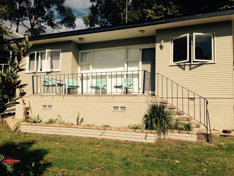 Cosy Seaside Cottage - VIC Tourism 0