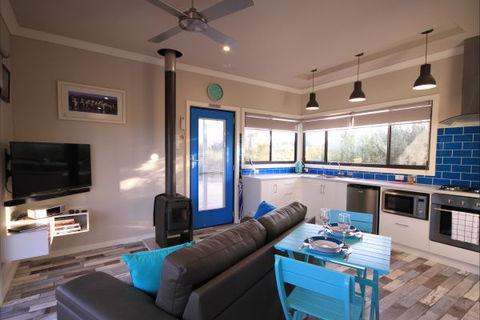 Coorong Cabins - VIC Tourism 4
