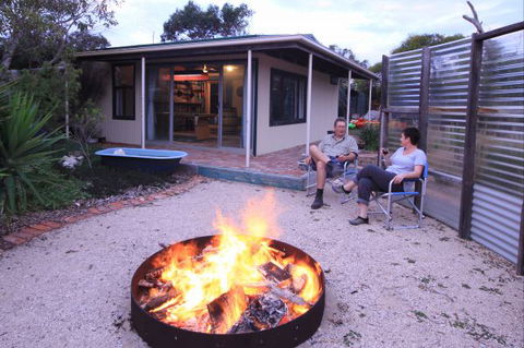 Coorong Cabins - VIC Tourism 6