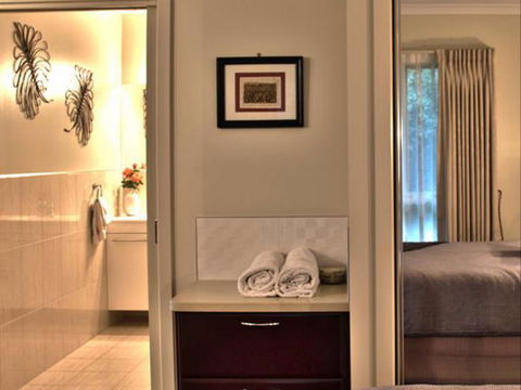 Cottonwoods Accommodation - VIC Tourism 3