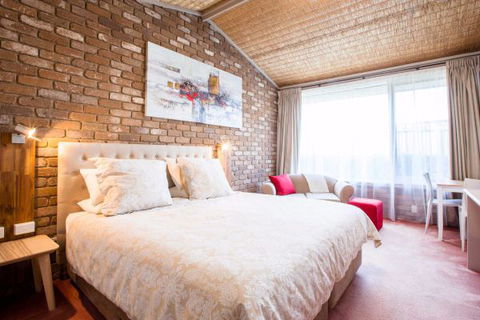 Farnham Court Motel - VIC Tourism 1