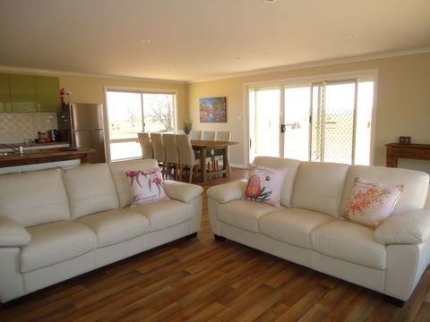 Flinders Bush Retreats - VIC Tourism 4