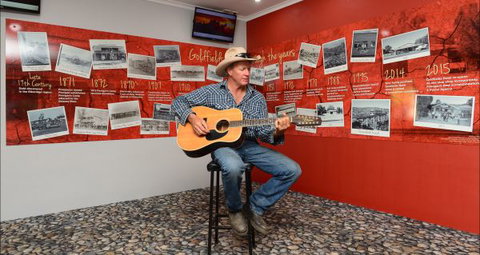 Goldfields Hotel And Finnigan's Rest - VIC Tourism 1