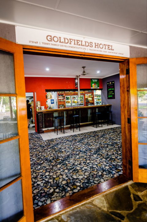 Goldfields Hotel And Finnigan's Rest - VIC Tourism 3